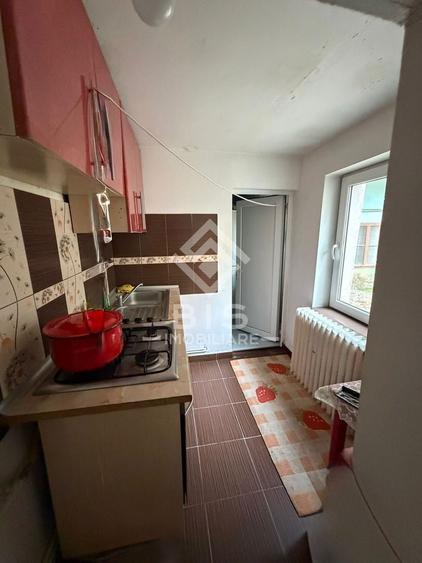 Casă individuală cu 4 camere cu Canalizare în Central