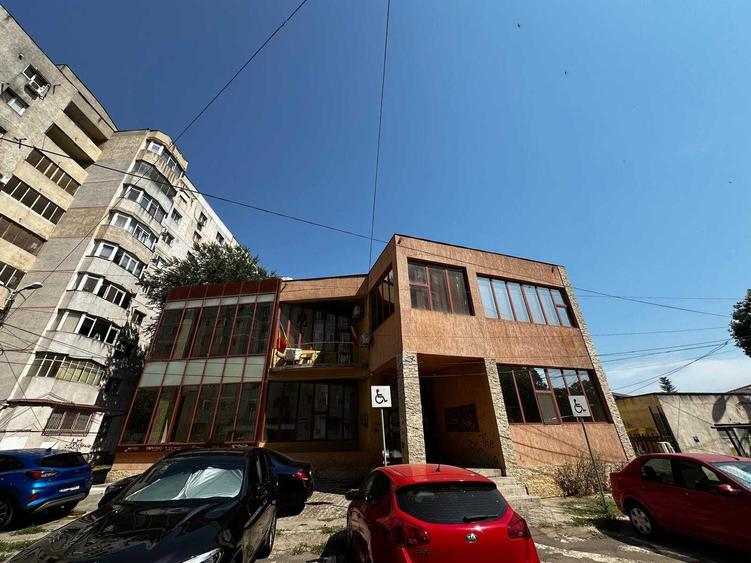 Spațiu comercial, de 672 mp, în Brătianu
