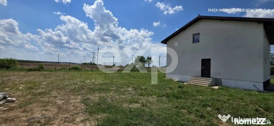 Casă cu 7 camere cu Teren 2000 Mp în Colacu