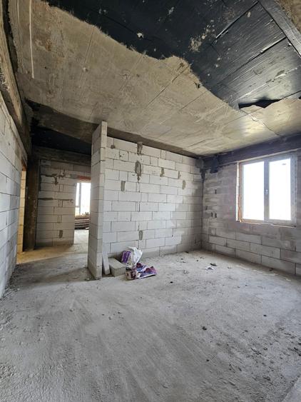 Apartament cu 2 camere decomandat în Kamsas