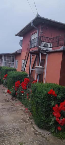 Casă cu 3 camere cu Teren 1550 Mp în Est