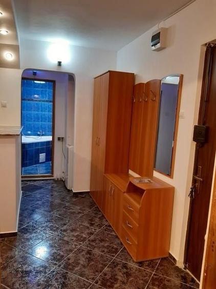 Apartament cu 2 camere decomandat, mobilat în Apărătorii Patriei