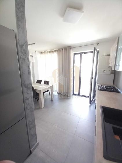 Apartament cu 2 camere decomandat, mobilat în Tractorul