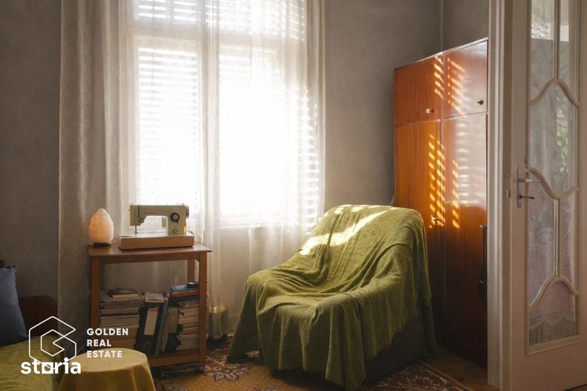 Apartament cu 3 camere semidecomandat în Pârneava