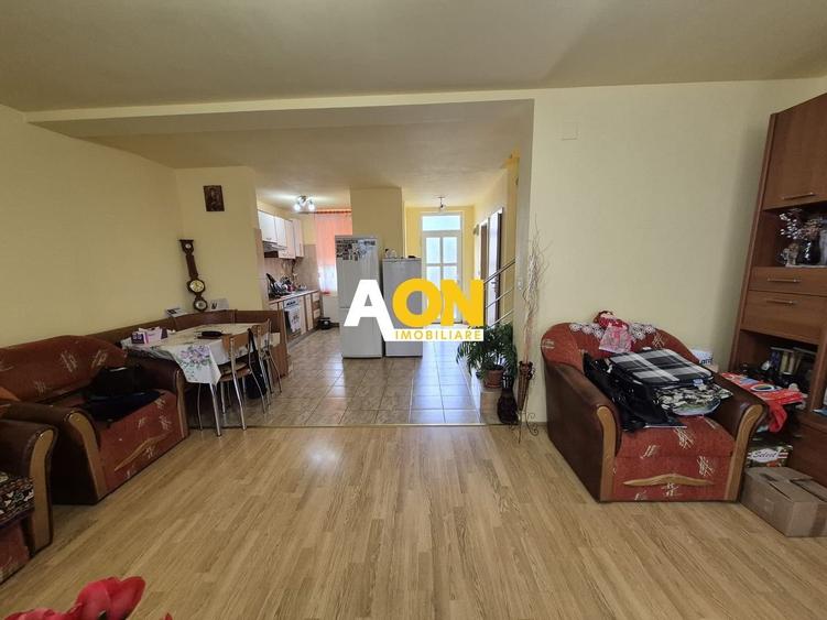 Duplex cu 3 camere cu Canalizare în Central