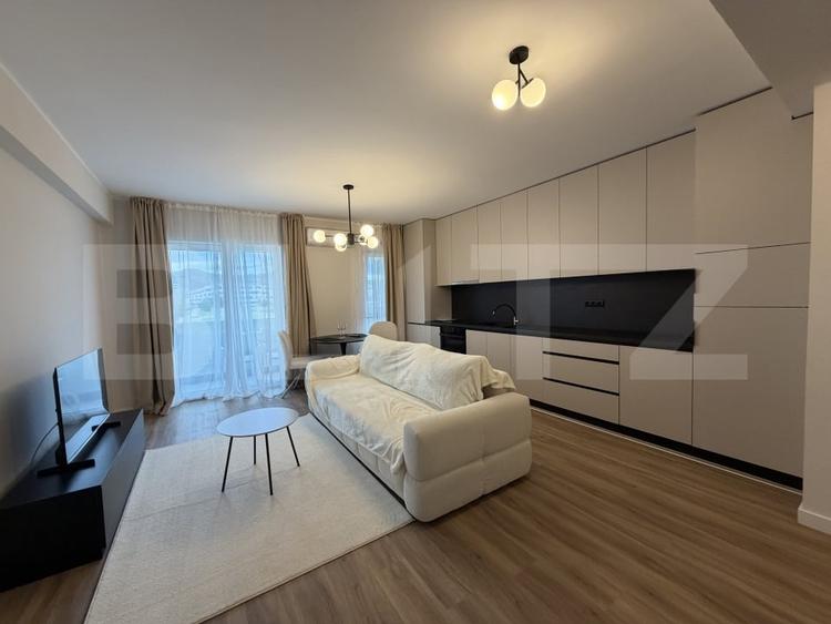 Apartament cu 2 camere semidecomandat, mobilat în Florești