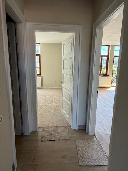 Apartament cu 3 camere decomandat, mobilat în Central