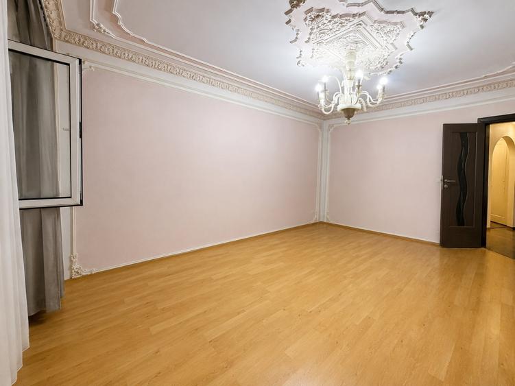 Apartament cu 3 camere decomandat, mobilat în Sebastian