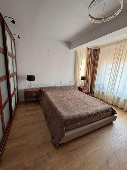 Casă individuală cu 5 camere cu Canalizare în Pipera