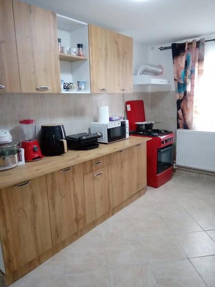 Casă cu 6 camere cu Teren 1100 Mp în Maluri