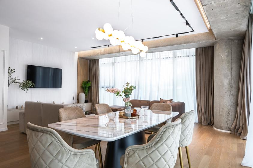 Apartament cu 4 camere decomandat în Floreasca
