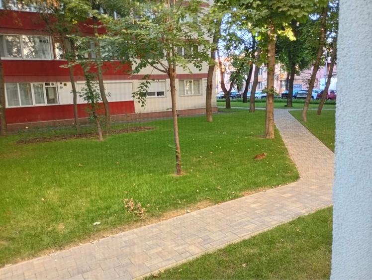Garsonieră decomandată în Pajura