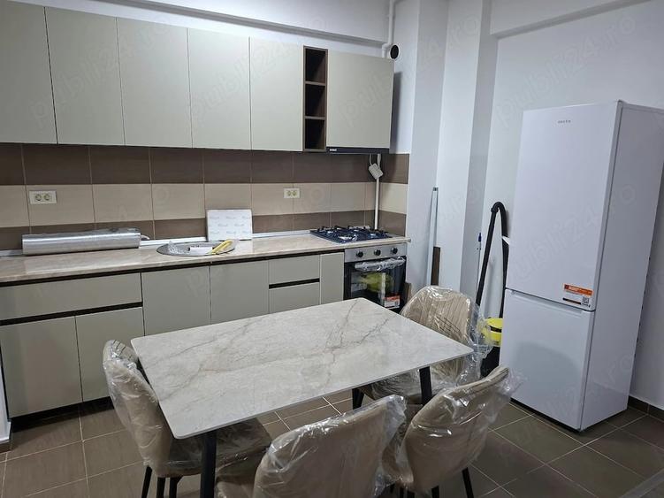 Apartament cu 2 camere decomandat în Roșu