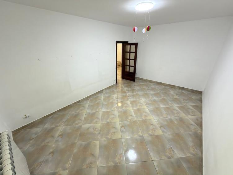 Casă individuală cu 5 camere cu Canalizare în Iancului