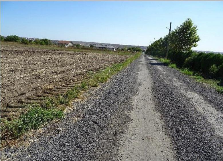 Teren de 5000 mp, în Valu lui Traian
