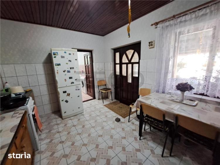 Casă cu 4 camere cu Teren 1439 Mp în Central