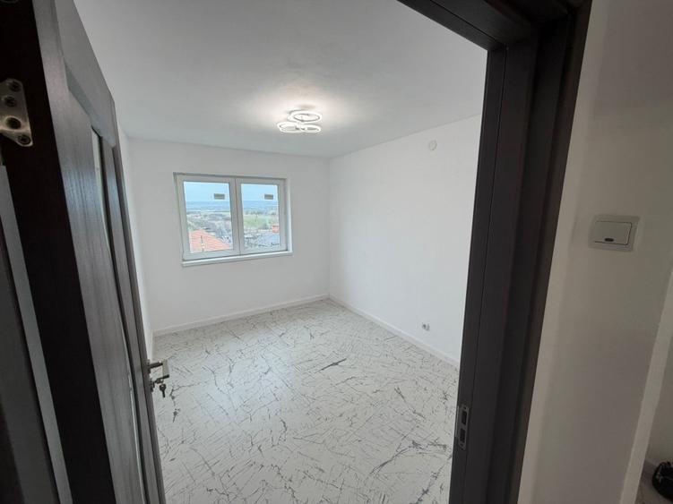 Apartament cu 3 camere semidecomandat în Șărmășag