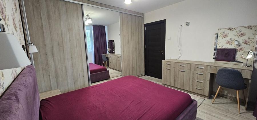 Apartament cu 3 camere decomandat, mobilat în Titan
