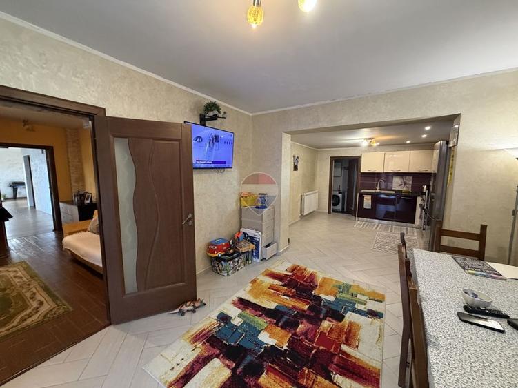 Casă individuală cu 4 camere cu Teren 2500 Mp în Bolotești