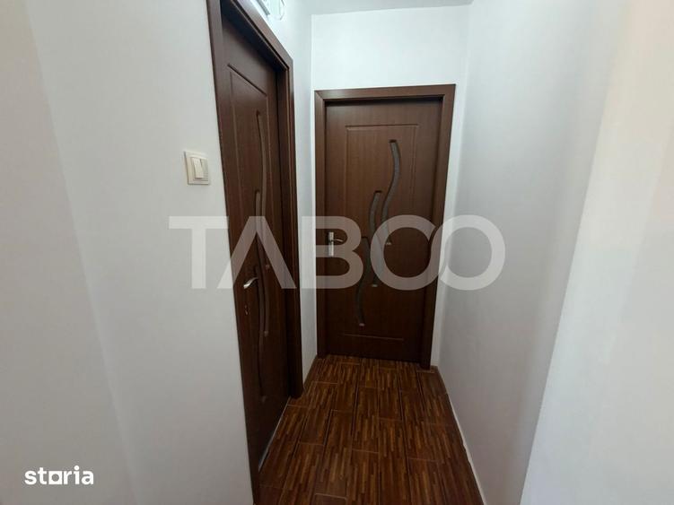 Apartament cu 2 camere semidecomandat, mobilat în Central