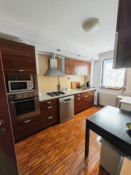 Apartament cu 2 camere semidecomandat în Berceni