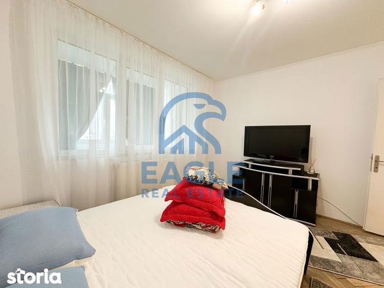 Apartament cu 2 camere decomandat, mobilat în Central