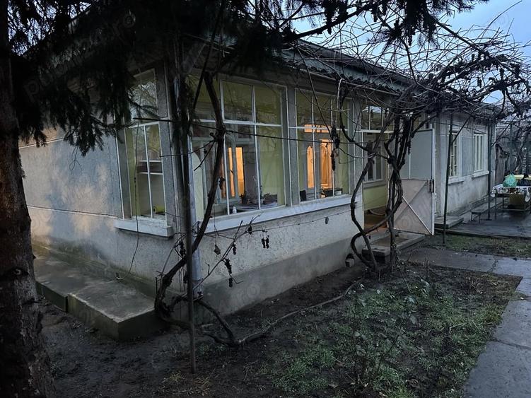 Casă cu Teren 1007 Mp în Central