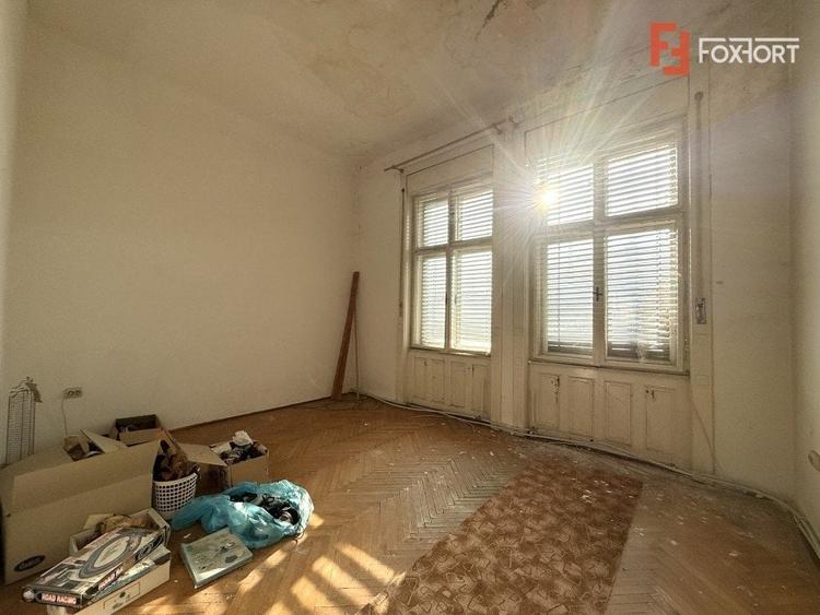 Apartament cu 5 camere decomandat în Elisabetin