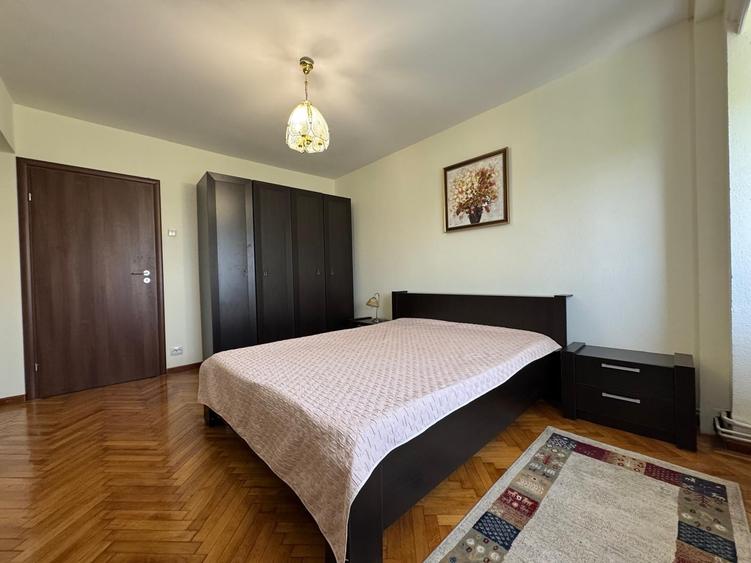 Apartament cu 3 camere decomandat, mobilat în Unirii