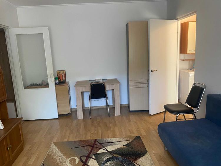 Apartament cu 2 camere semidecomandat în Exterior Vest