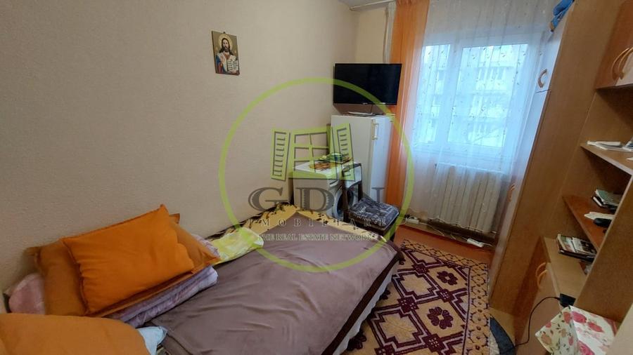 Garsonieră semidecomandată în Craiovița Nouă