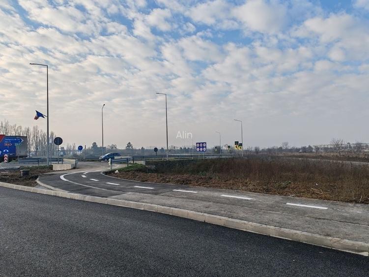 Teren de 4250 mp, în Vest