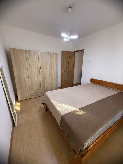 Apartament cu 2 camere semidecomandat, mobilat în Exterior Vest