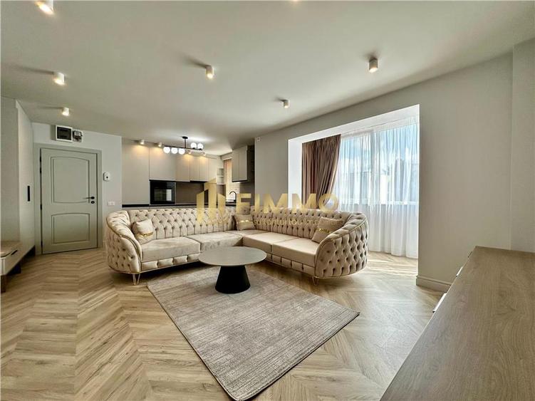 Apartament cu 3 camere semidecomandat în Policlinica