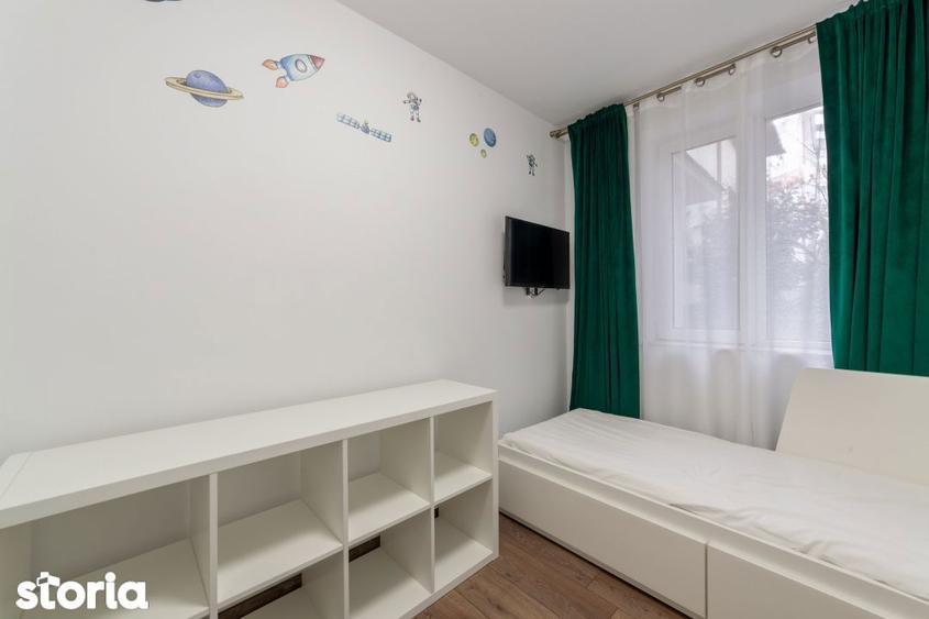Apartament cu 3 camere semidecomandat, mobilat în Calea București