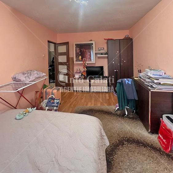 Apartament cu 3 camere decomandat în Micro 20