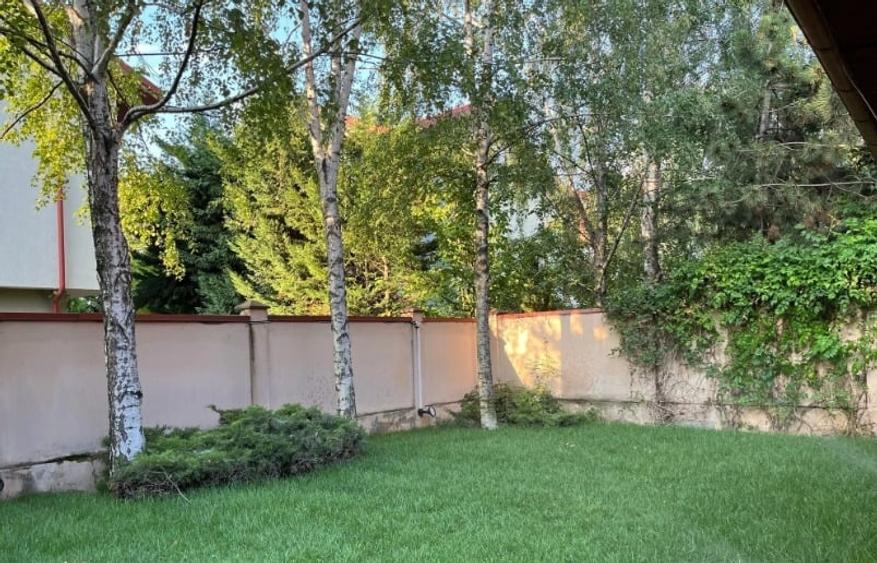 Casă individuală cu 6 camere cu Canalizare în Pipera