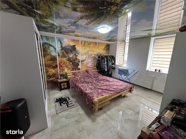 Apartament cu 4 camere decomandat în Central