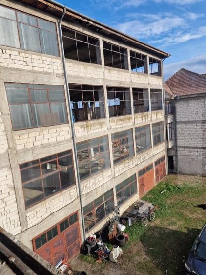 Spațiu industrial, de 6,802 mp, în Fabric