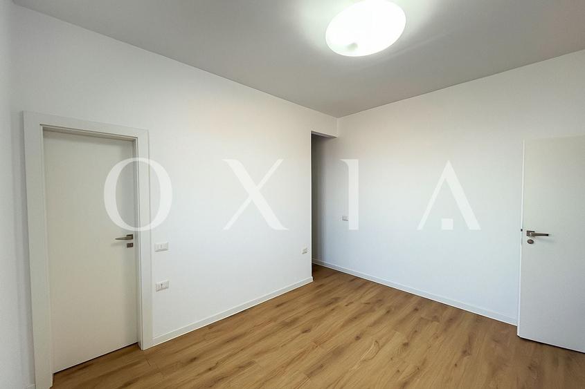 Apartament cu 3 camere semidecomandat, mobilat în Girocului