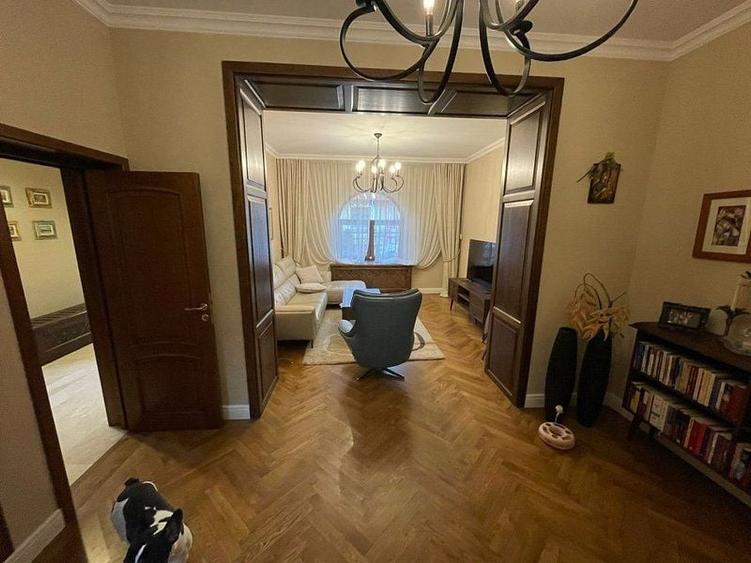 Casă individuală cu 6 camere cu Canalizare în Tineretului