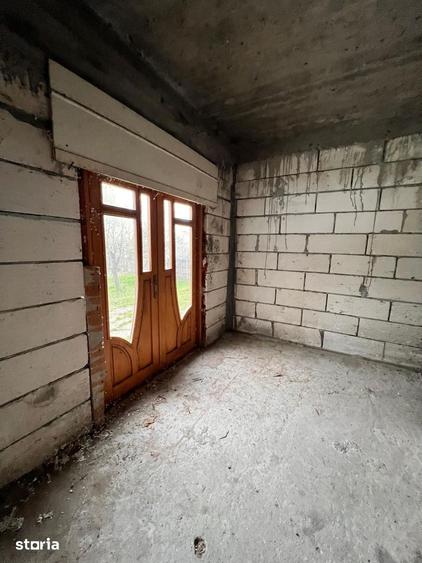 Casă cu 4 camere cu Teren 2244 Mp în Măciuca