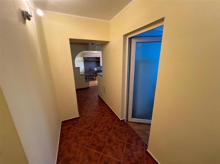 Apartament cu 3 camere decomandat, mobilat în Bahne