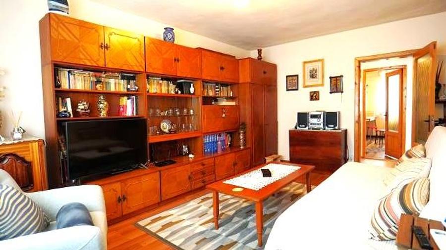 Apartament cu 3 camere decomandat în Micro 11