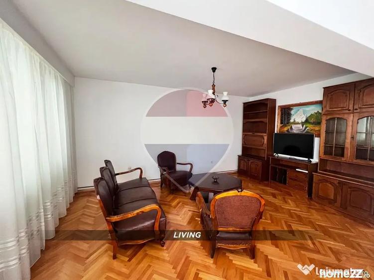 Apartament cu 4 camere decomandat, mobilat în Traian