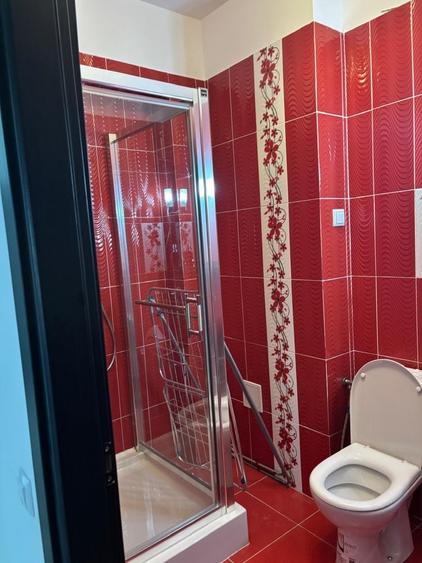 Apartament cu 3 camere decomandat în Lacu