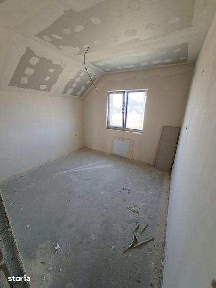 Casă cu 4 camere cu Teren 600 Mp în Berceni