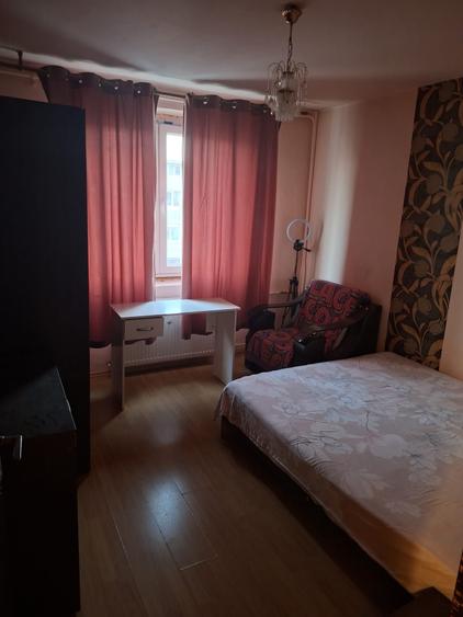 Apartament cu 3 camere decomandat în Ghencea