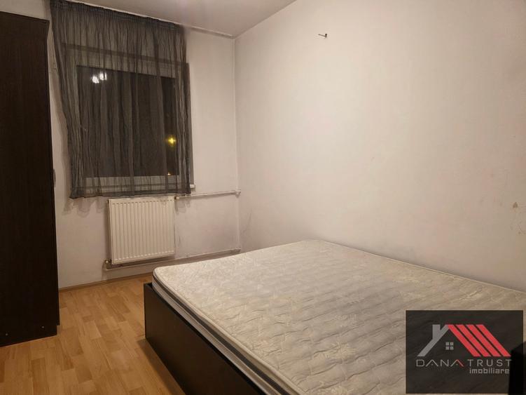 Apartament cu 3 camere semidecomandat, mobilat în Circumvalațiunii