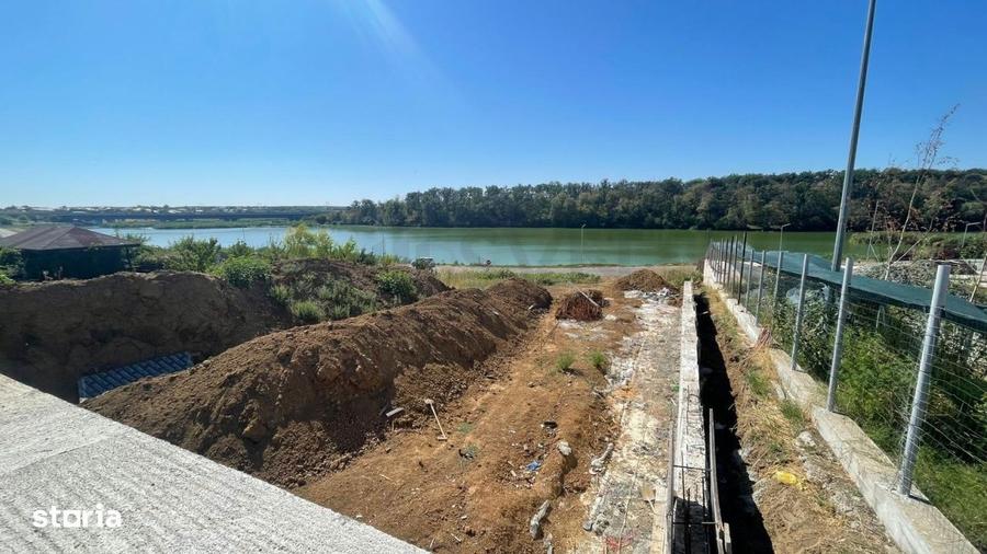 Casă cu 4 camere cu Teren 2490 Mp în Brănești